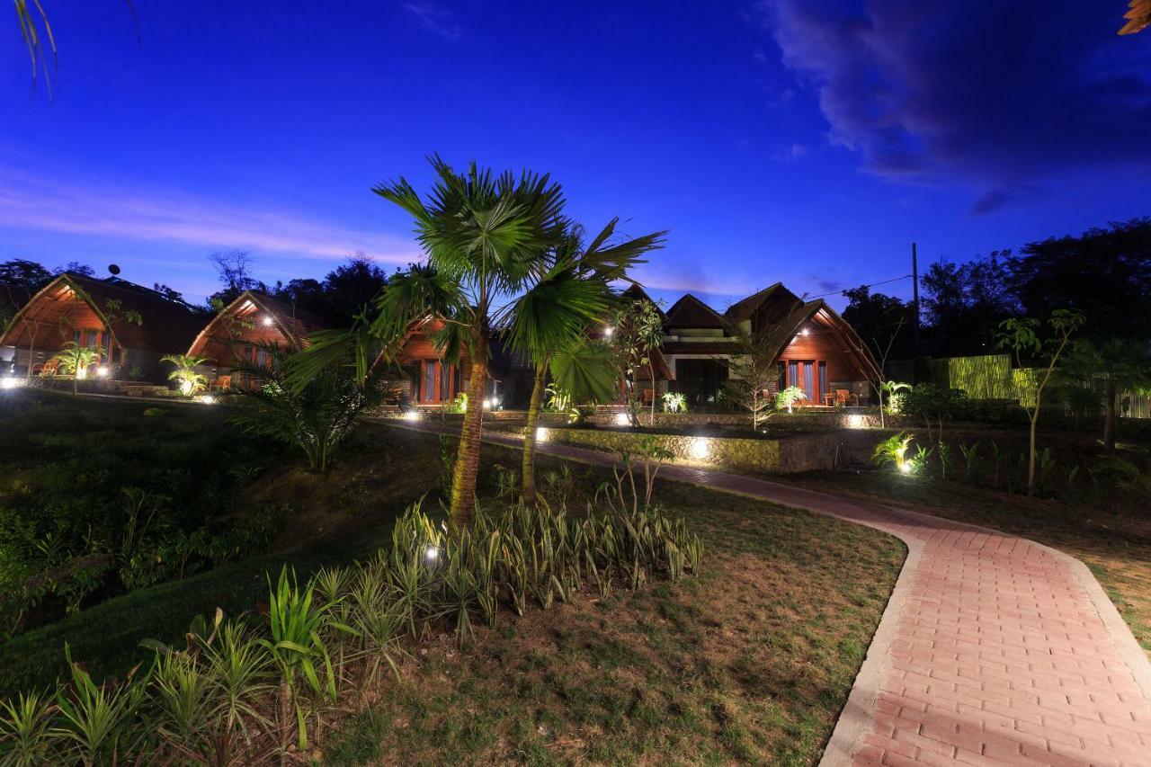 Tanjung Lima Villas Labuan Bajo Exterior photo