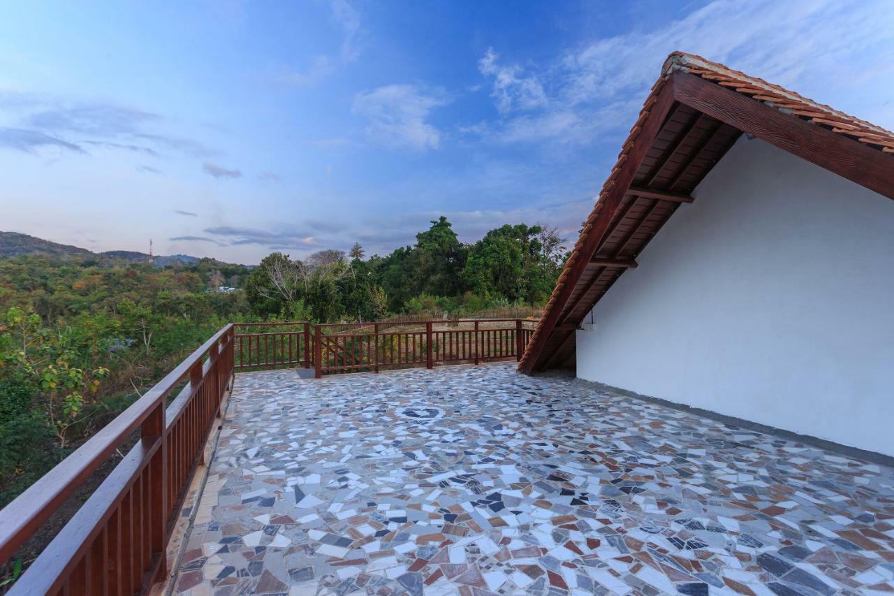 Tanjung Lima Villas Labuan Bajo Exterior photo